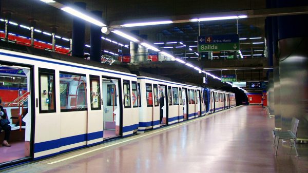 نظام القطارات المحلية فى مدريد