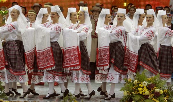 الهجرة من بيلاروسيا إلى بولندا عن طريق الزواج