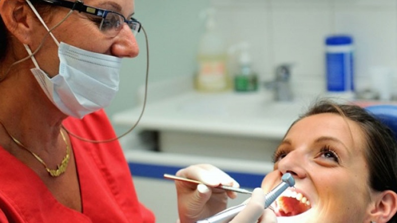 راتب طبيب الاسنان في السويد أوروبا بالعربي