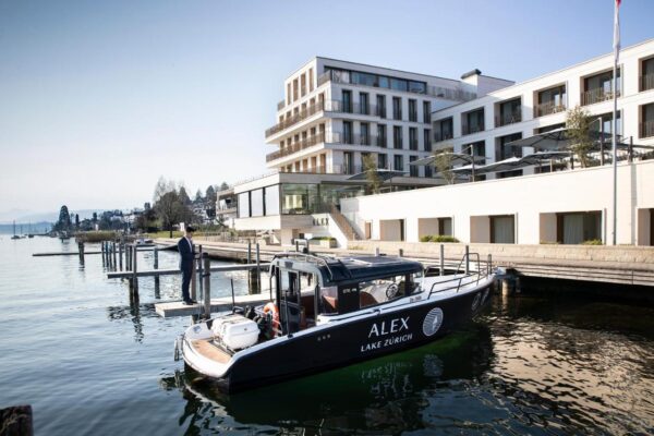 فندق ALEX-Lakefront Lifestyle Hotel&Suites