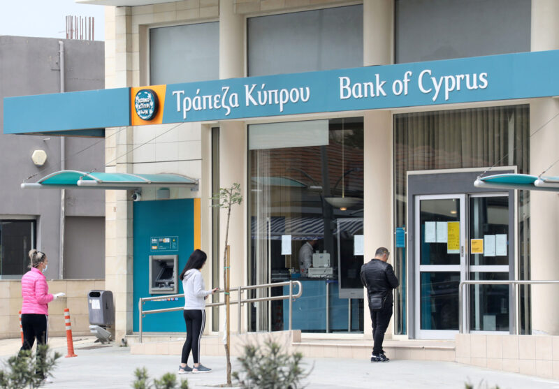 فتح حساب بنكي في قبرص