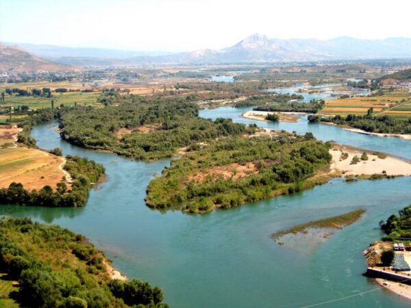 نهر درين فى ألبانيا