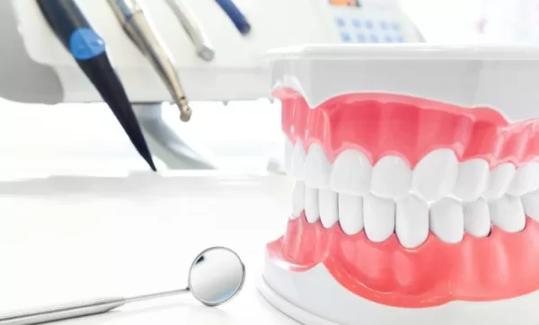 تكاليف دراسة طب الاسنان في بولندا